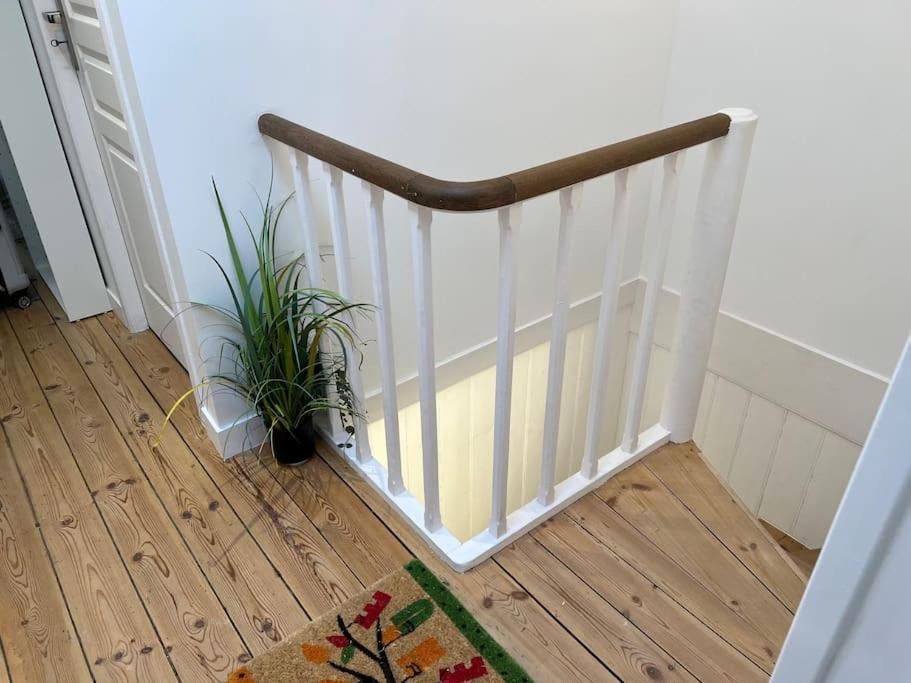 Le Logis Des Templiers Vieux Port Apartment ลาโรแชล ภายนอก รูปภาพ