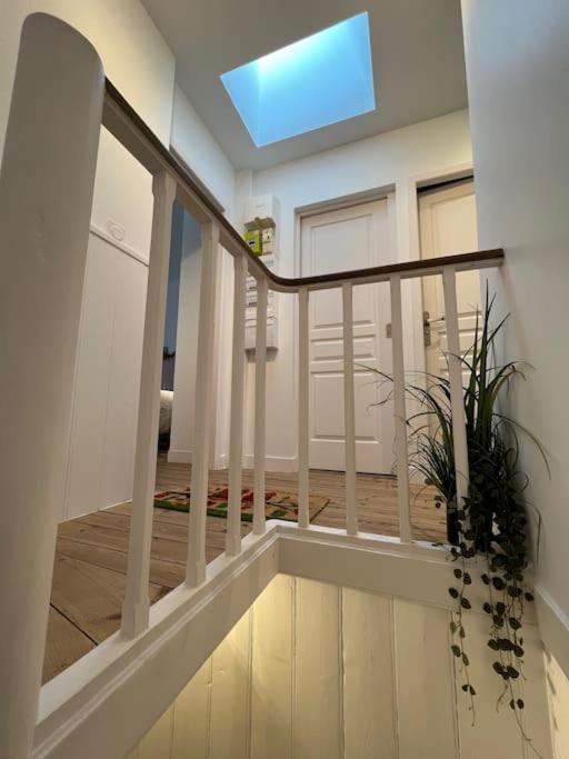 Le Logis Des Templiers Vieux Port Apartment ลาโรแชล ภายนอก รูปภาพ