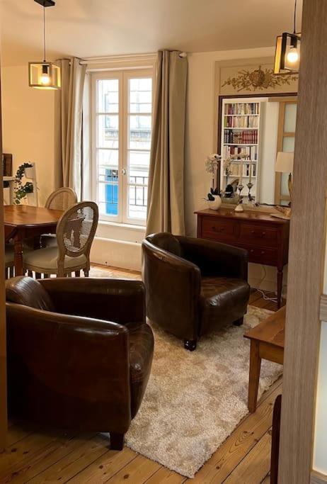 Le Logis Des Templiers Vieux Port Apartment ลาโรแชล ภายนอก รูปภาพ