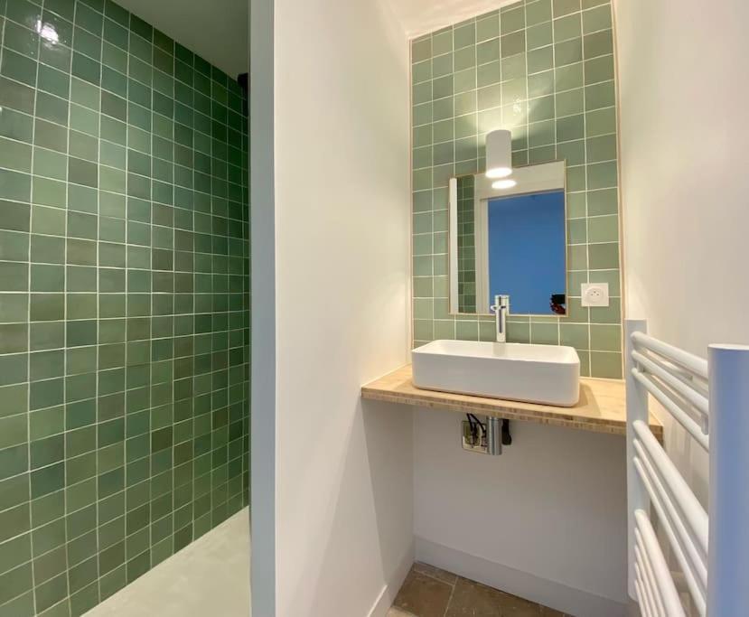 Le Logis Des Templiers Vieux Port Apartment ลาโรแชล ภายนอก รูปภาพ